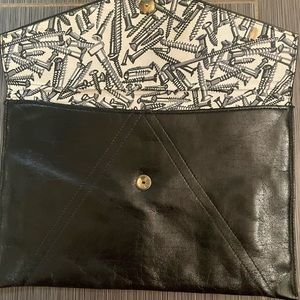 VINTAGE black leather clutch